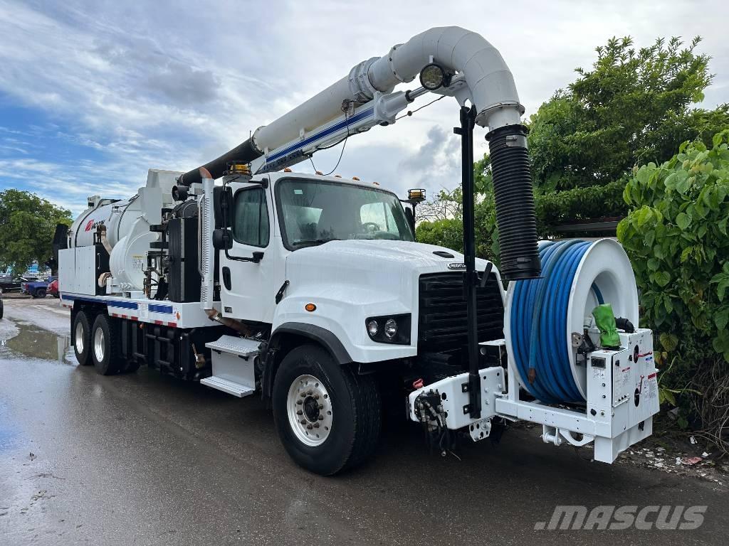 Freightliner 114 SD Camion aspirateur, Hydrocureur