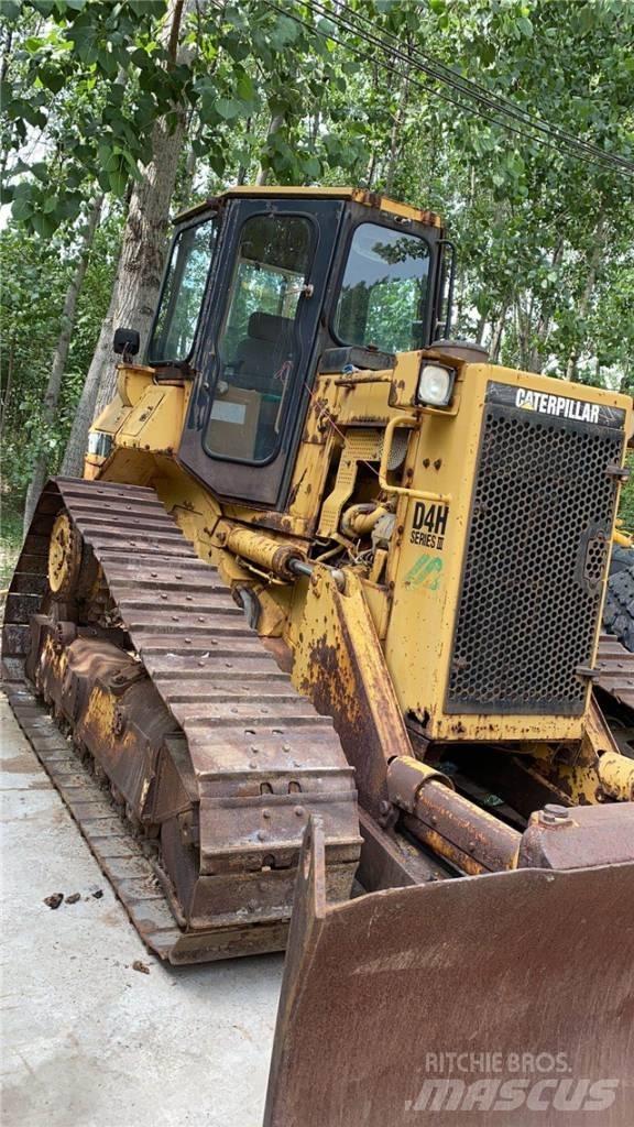 CAT D4H Bouteurs sur chenilles