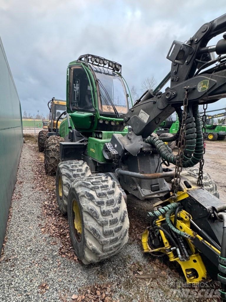 John Deere 1070G Abatteuse