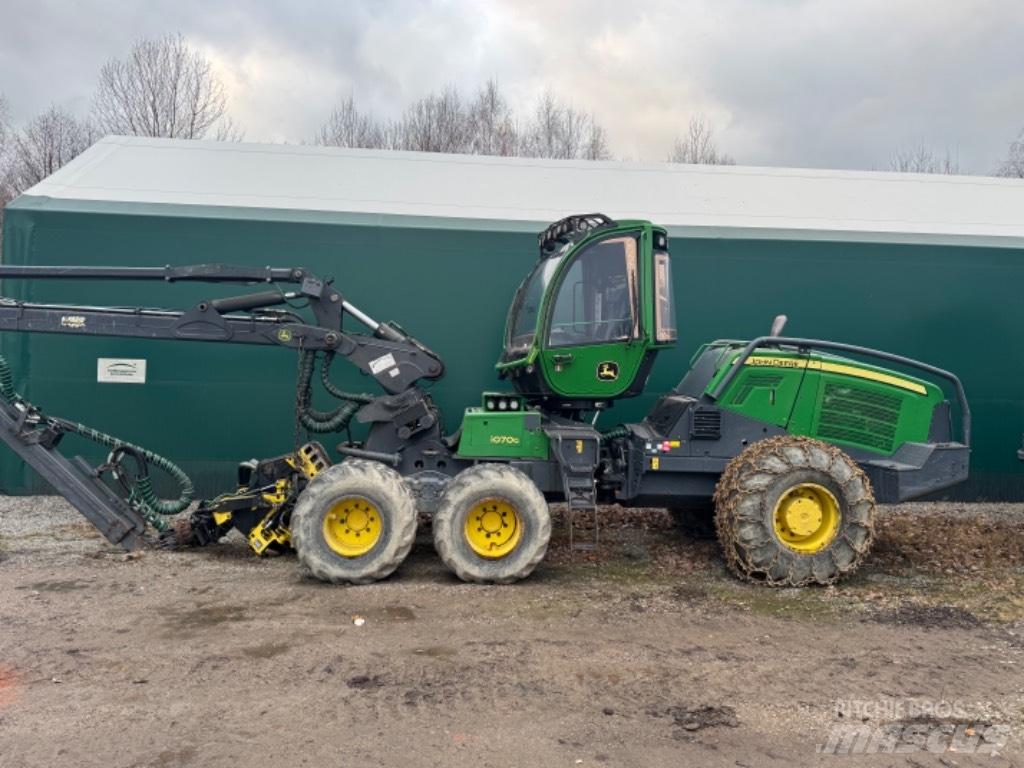 John Deere 1070G Abatteuse