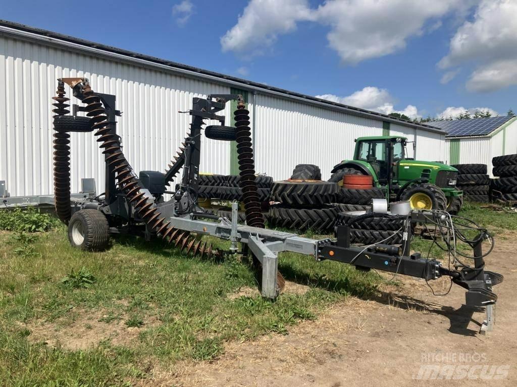 Fliegl KSE 680 Crover crop