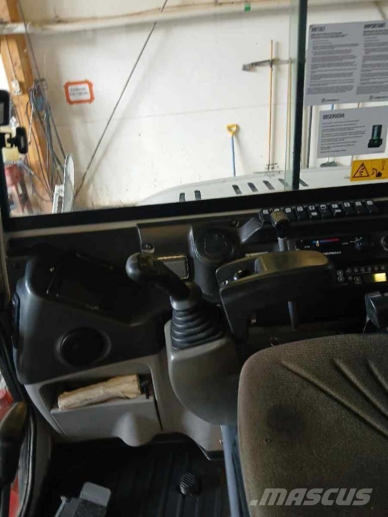 Takeuchi TB 260 Mini pelle < 7t