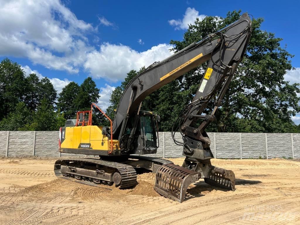 Volvo EC 220 DL Pelle sur chenilles