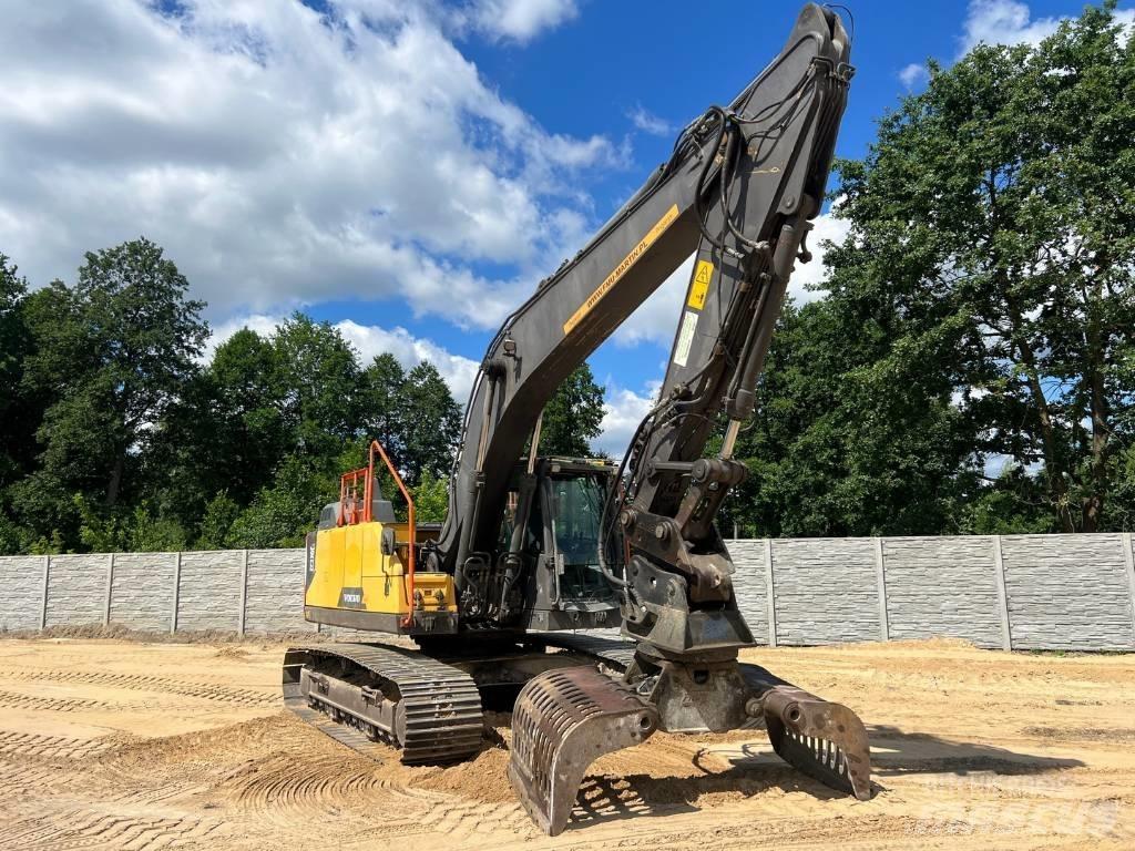 Volvo EC 220 DL Pelle sur chenilles