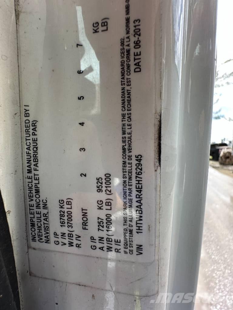 International 7300 Camion nacelle