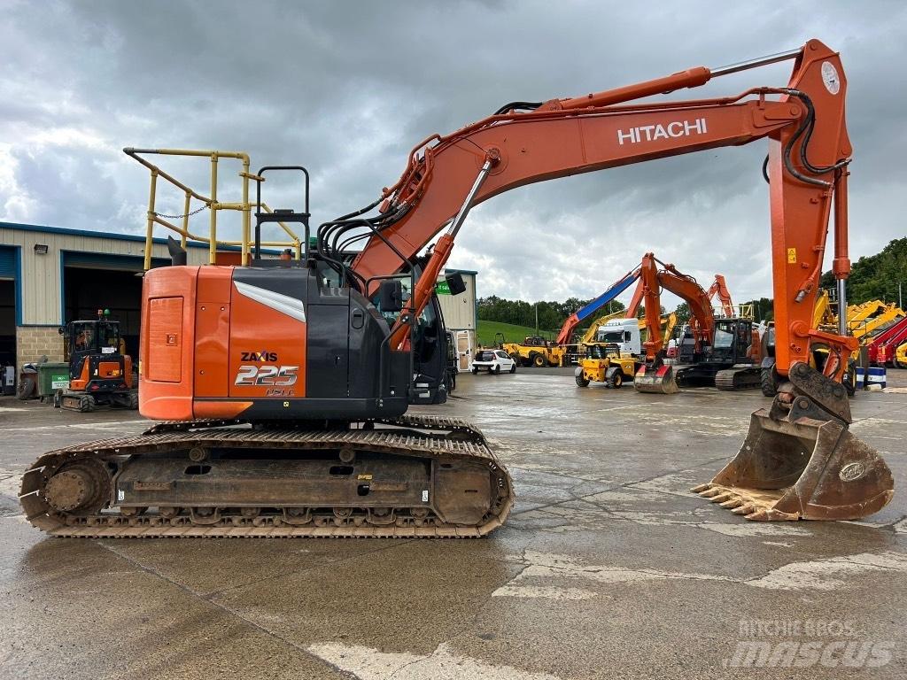 Hitachi ZX225 USLC-7 Pelle sur chenilles