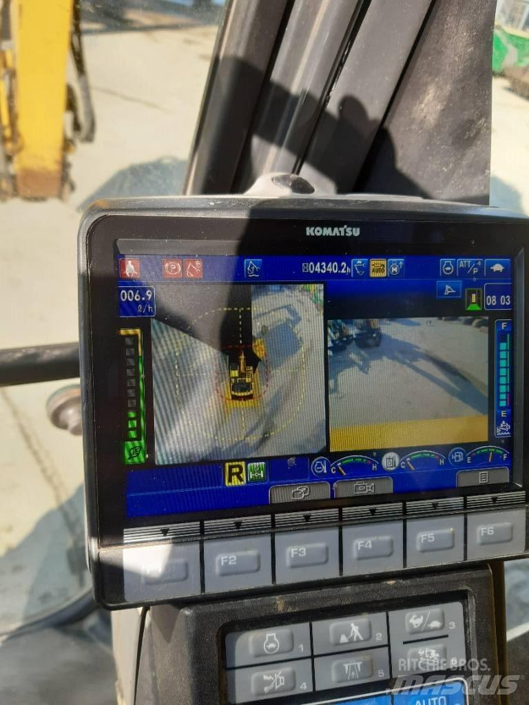 Komatsu PW180-11 Pelle sur pneus