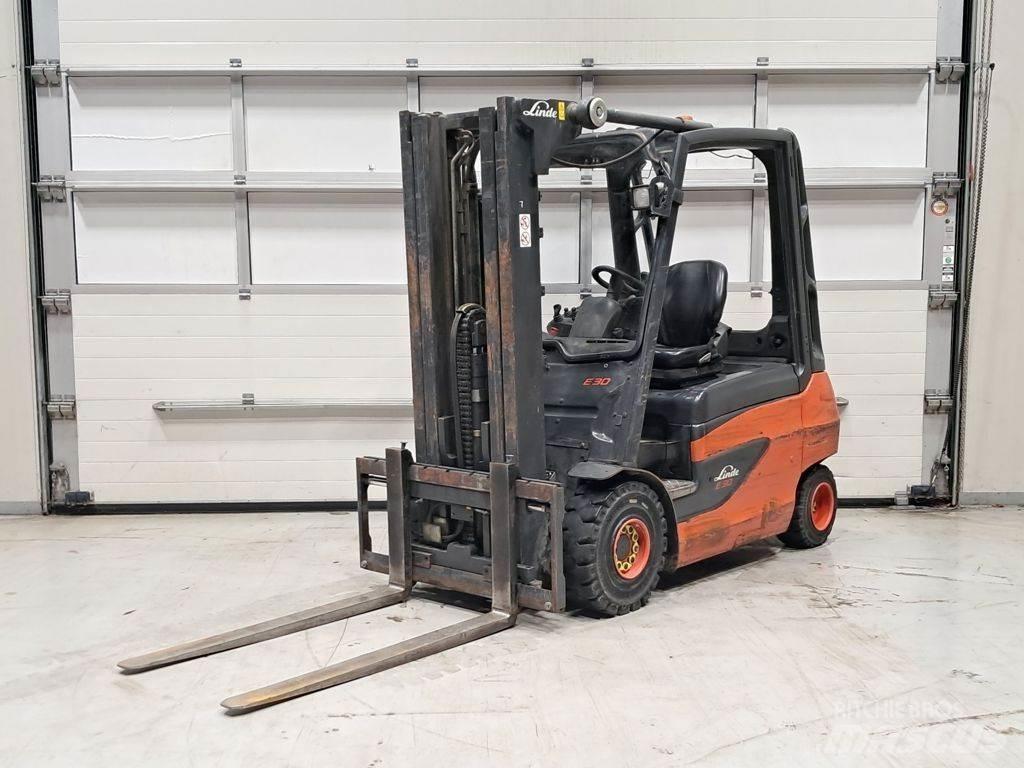 Linde E30-01 Chariots élévateurs électriques