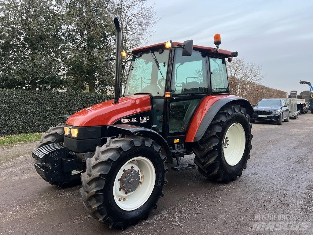 New Holland L 85 DT Tracteur