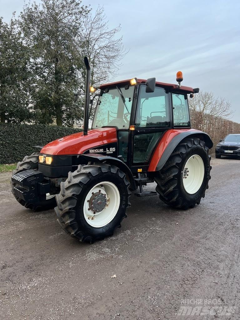 New Holland L 85 DT Tracteur