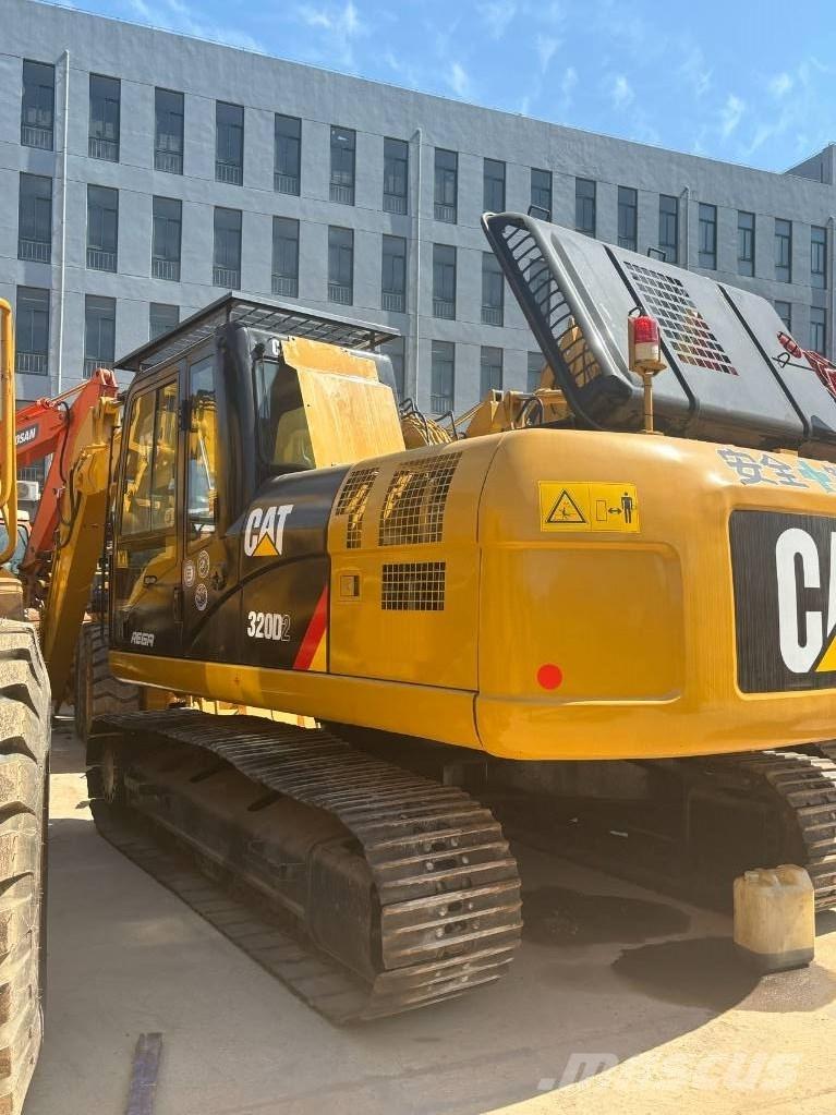 CAT 320D Pelle sur chenilles
