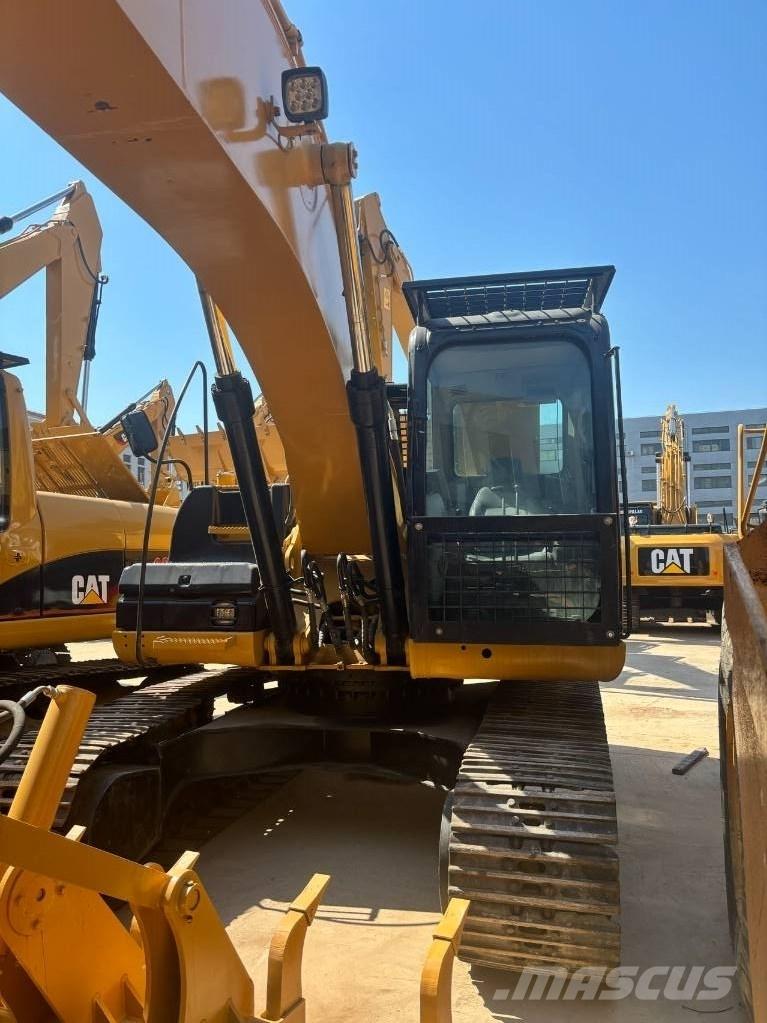 CAT 320D Pelle sur chenilles