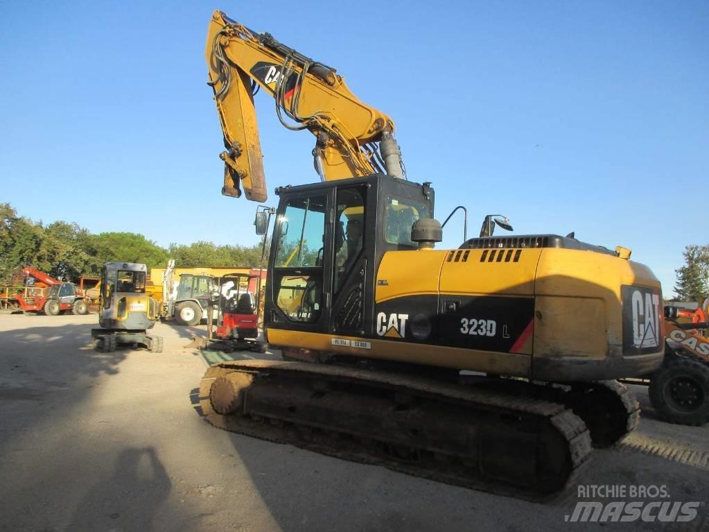 CAT 323 D L Pelle sur chenilles