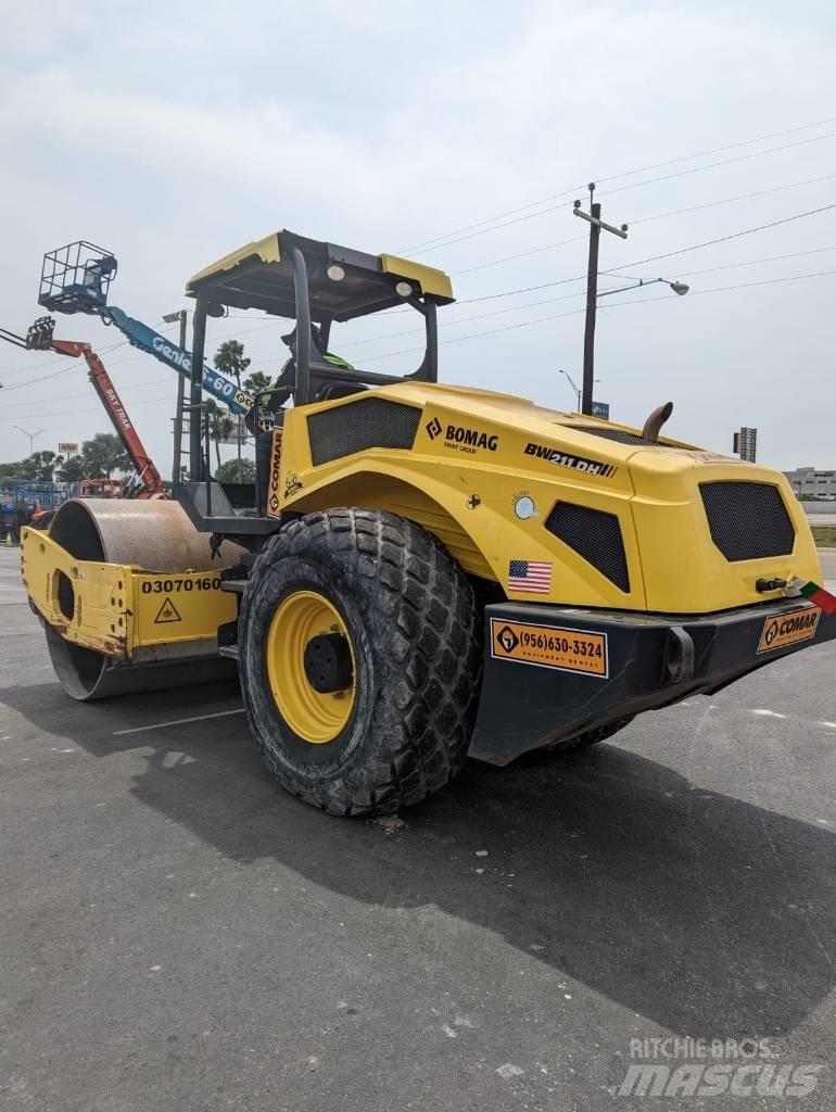 Bomag BW 211 DH-5 Rouleaux monocylindre