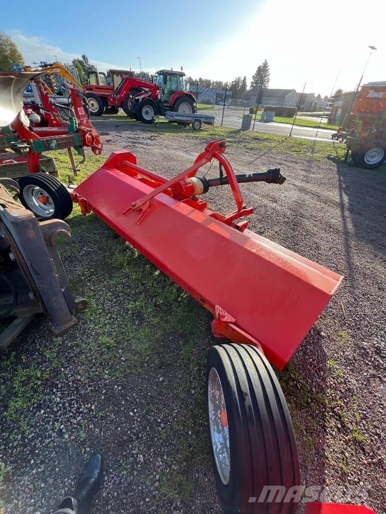 Agrimaster KP 3000 S Broyeur / Gyrobroyeur / Epareuse