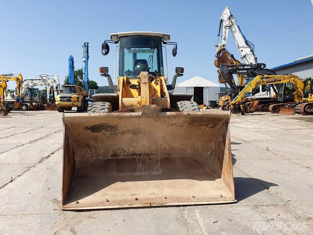 Liebherr L 538 Chargeuse sur pneus