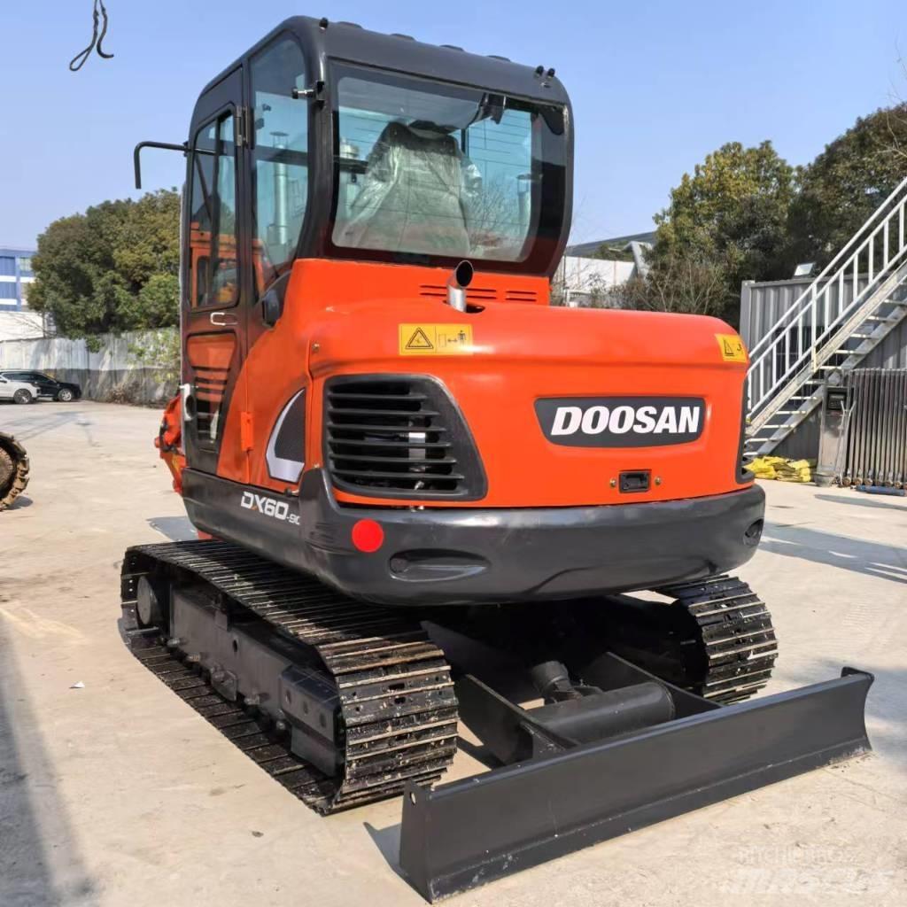 Doosan DX 60-9 C Pelle sur chenilles