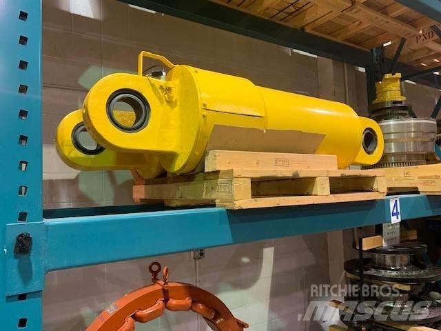 Komatsu 830 E Tombereau articulé