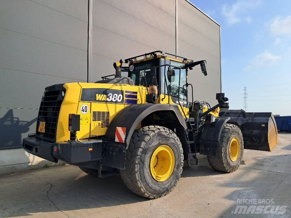 Komatsu WA380-8E0 Chargeuse sur pneus