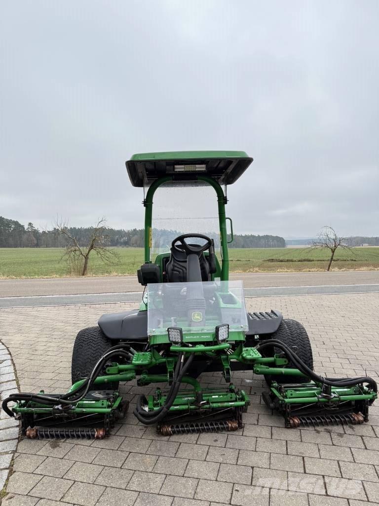 John Deere 8700 A Tondeuses pour fairway