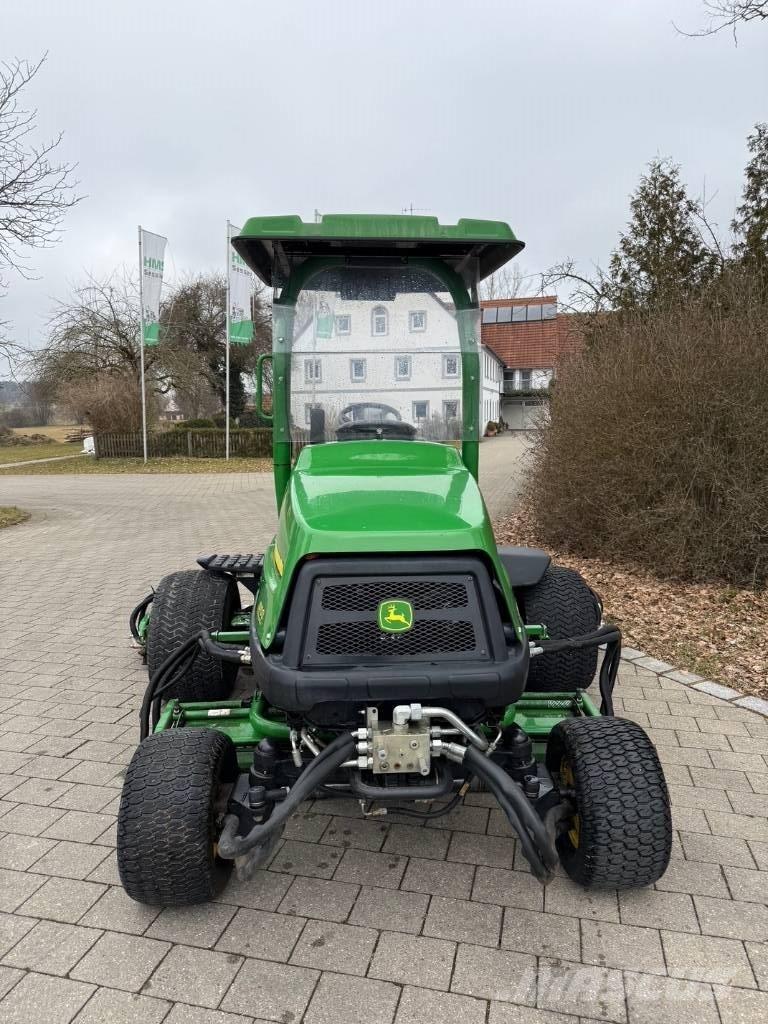 John Deere 8700 A Tondeuses pour fairway