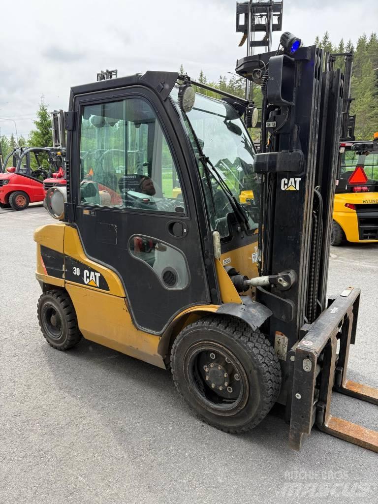 CAT GP 30 N Chariots GPL