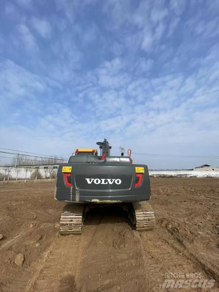 Volvo EC210D Pelle sur chenilles