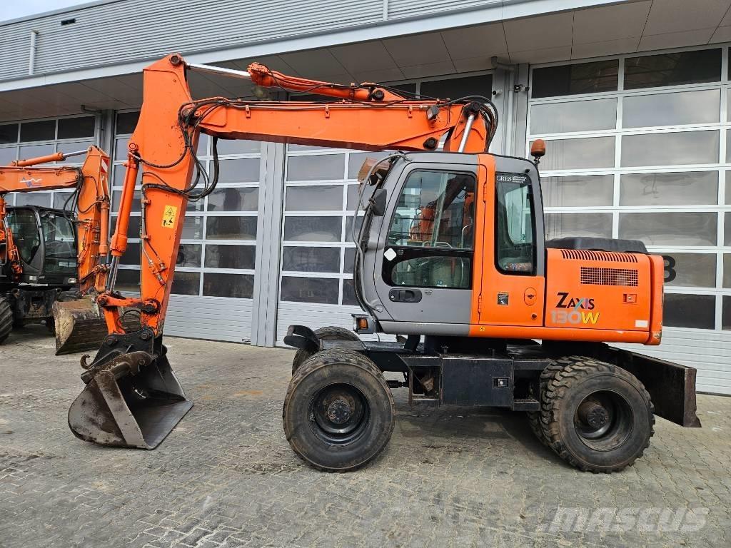 Hitachi ZX130W Pelle sur pneus