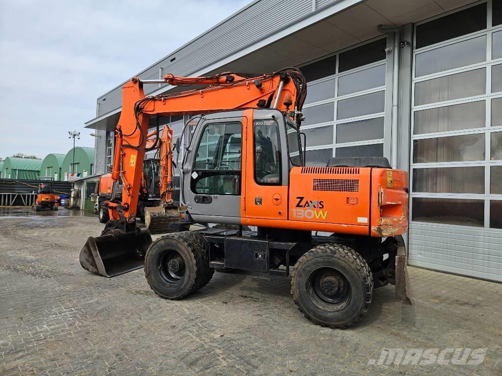 Hitachi ZX130W Pelle sur pneus