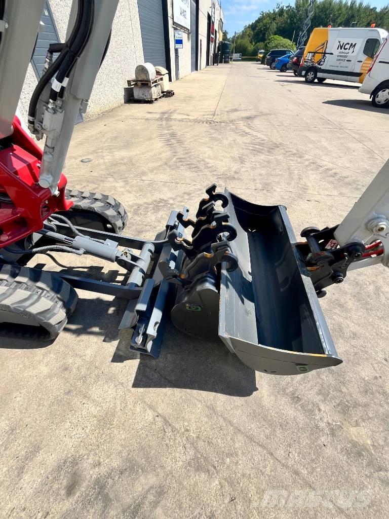 Takeuchi TB 225 Mini pelle < 7t
