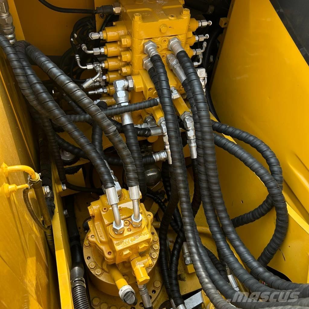 Komatsu 110 Pelle sur chenilles