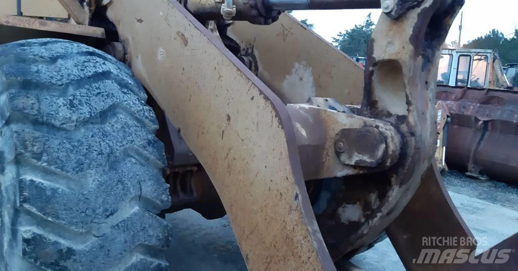 Komatsu WA500-1 Chargeuse sur pneus