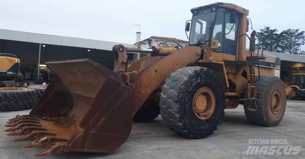 Komatsu WA500-1 Chargeuse sur pneus