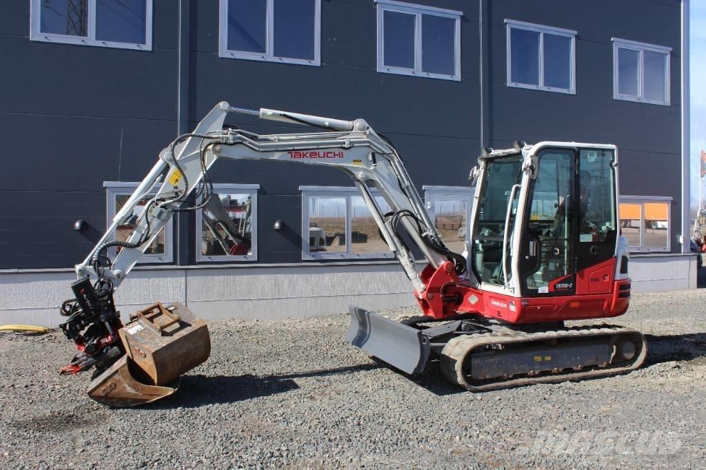 Takeuchi TB 250 Mini pelle < 7t