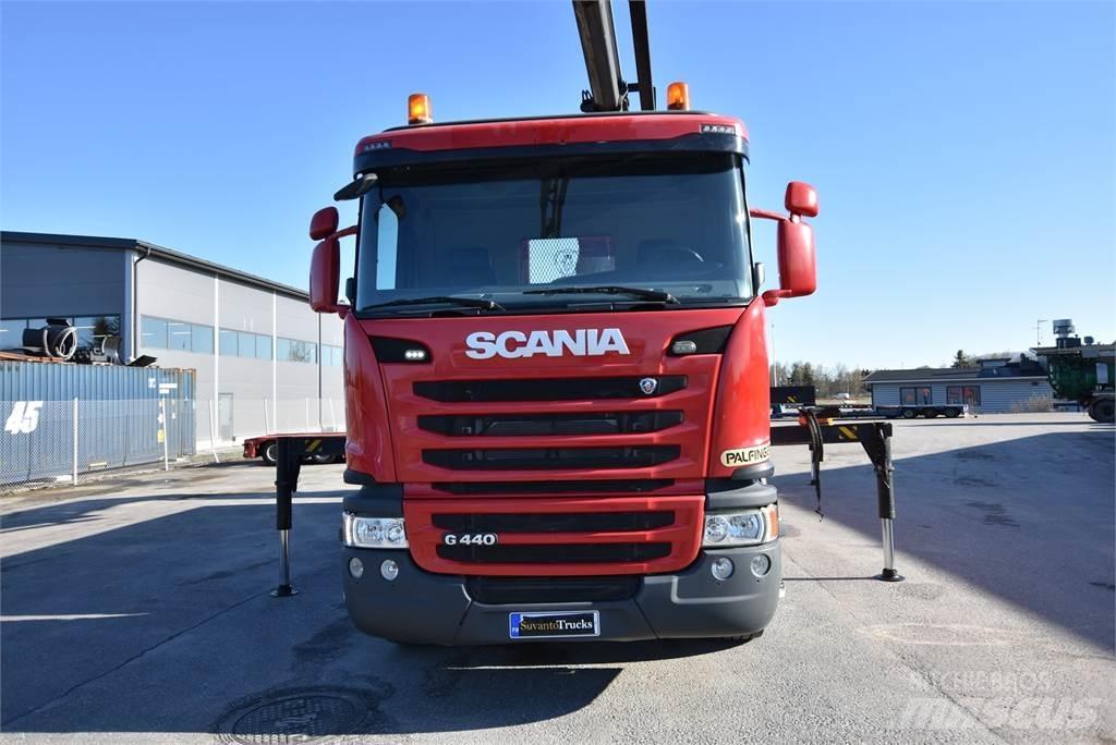 Scania G440 8X4 Camion plateau ridelle avec grue