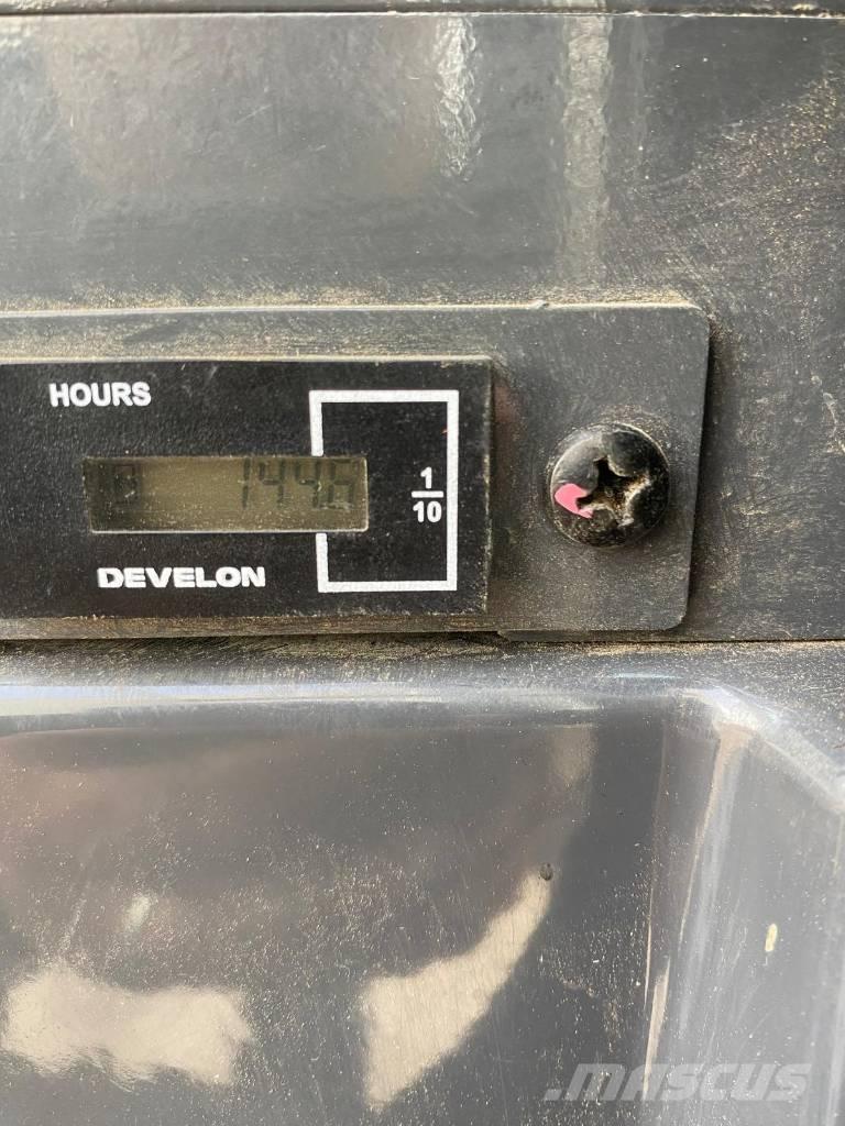 Develon DX 27 Z-7 Mini pelle < 7t