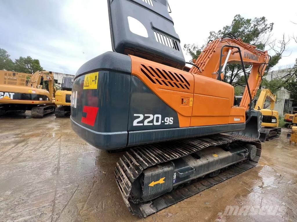 Hyundai 220 LC-9S Pelle sur chenilles