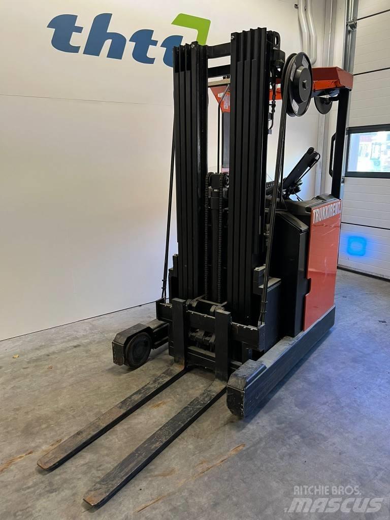 BT RR E 160 M Chariot à mât rétractable