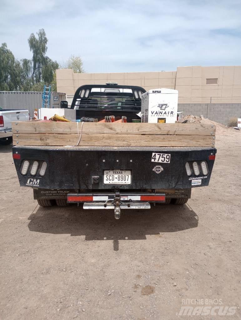RAM 5500 Camion plateau