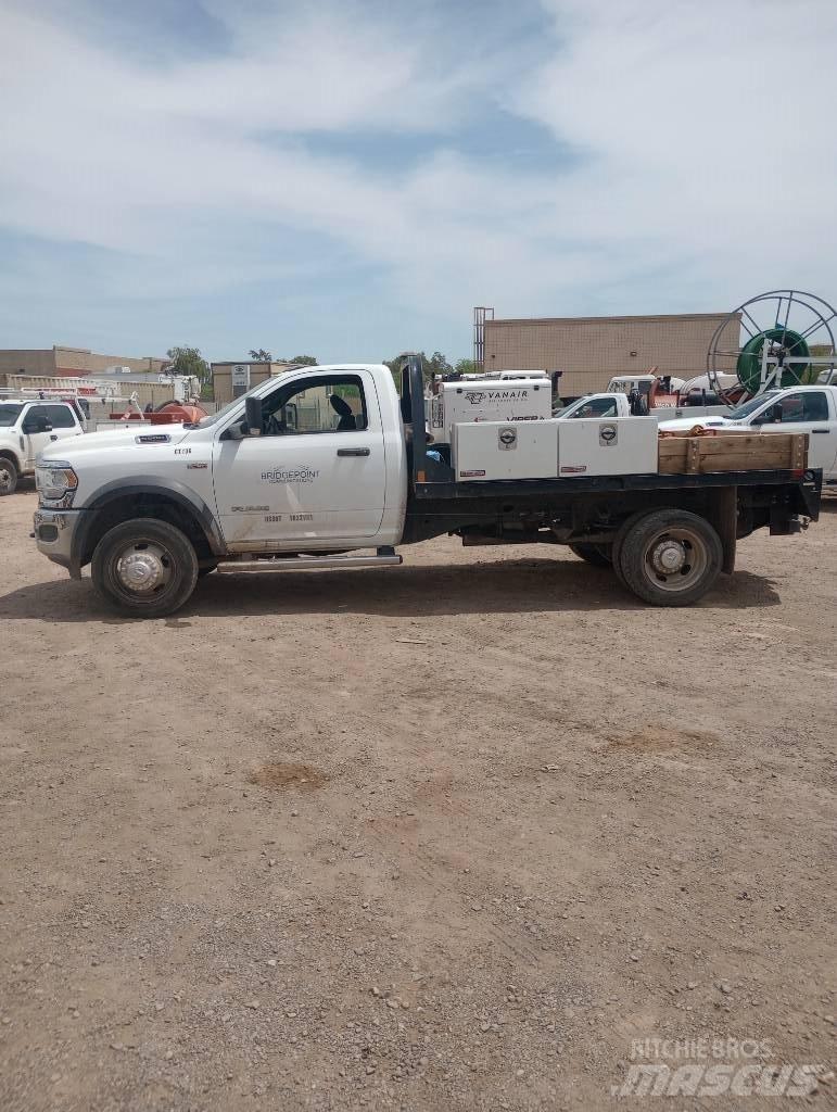 RAM 5500 Camion plateau