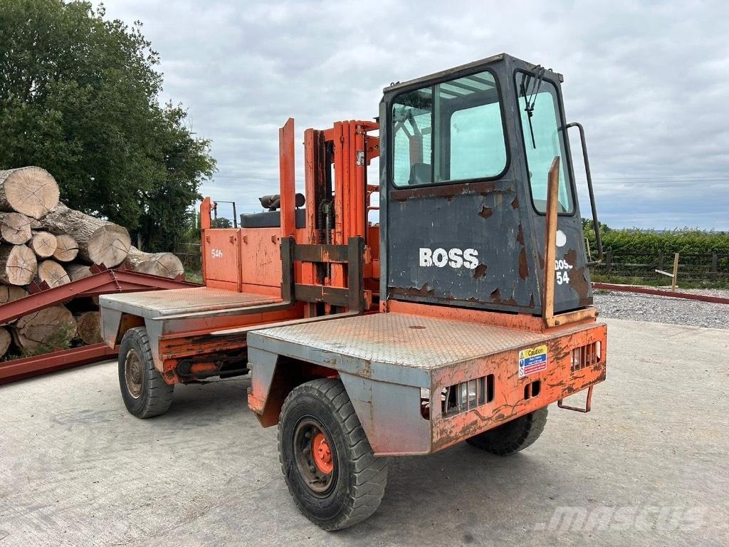 Boss 546 Chariot élévateur latéral