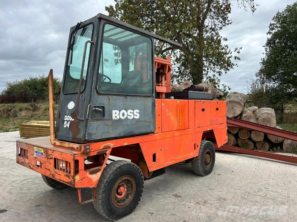 Boss 546 Chariot élévateur latéral