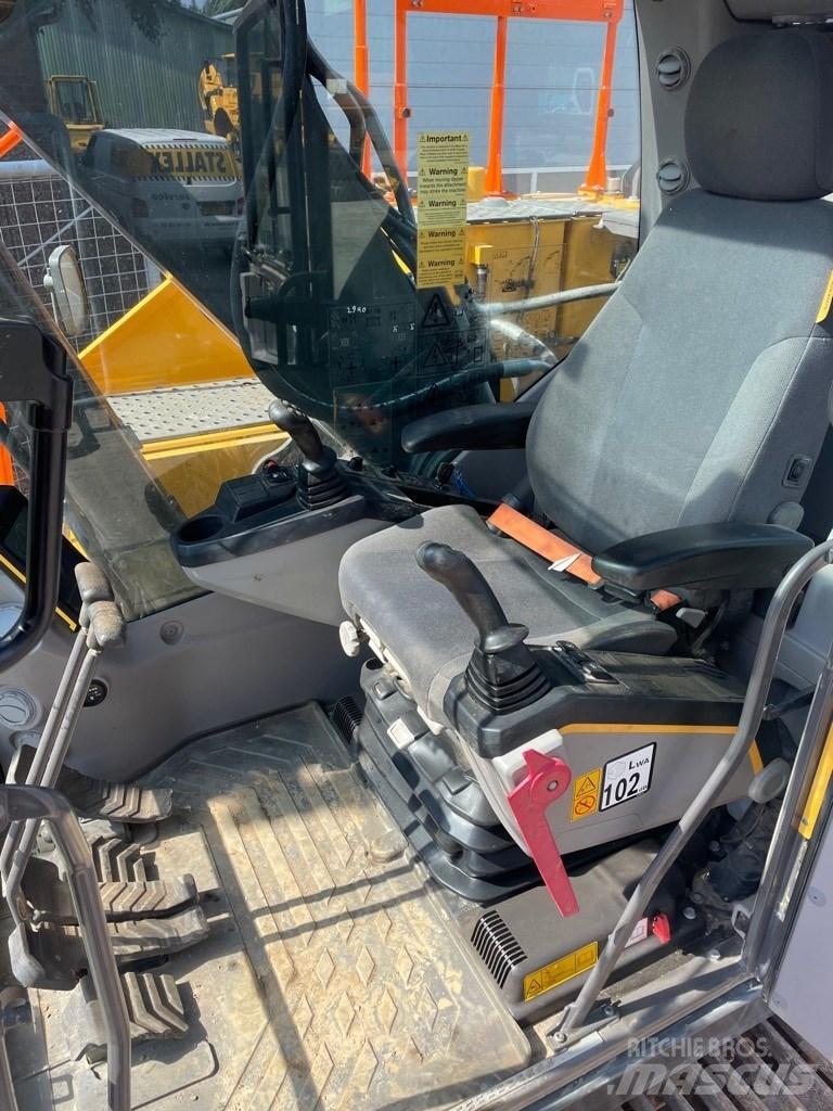 Volvo EC220E Pelle sur chenilles