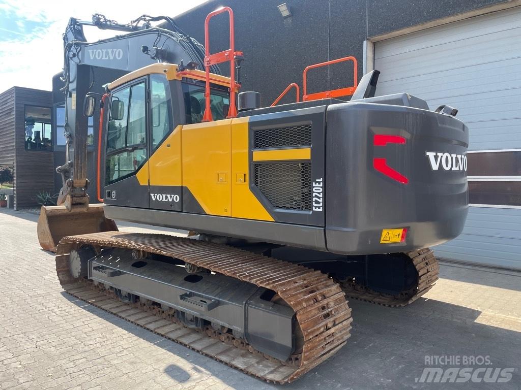 Volvo EC220E Pelle sur chenilles