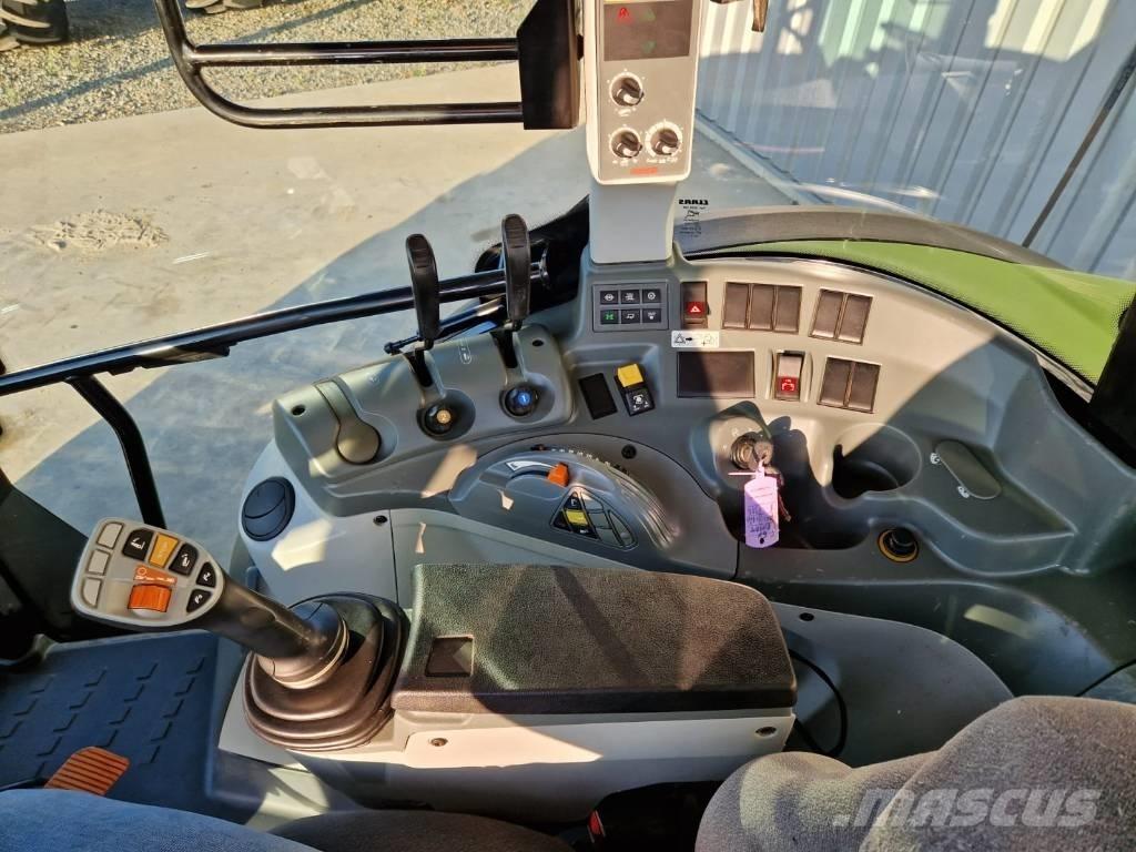 CLAAS Arion 420 Tracteur