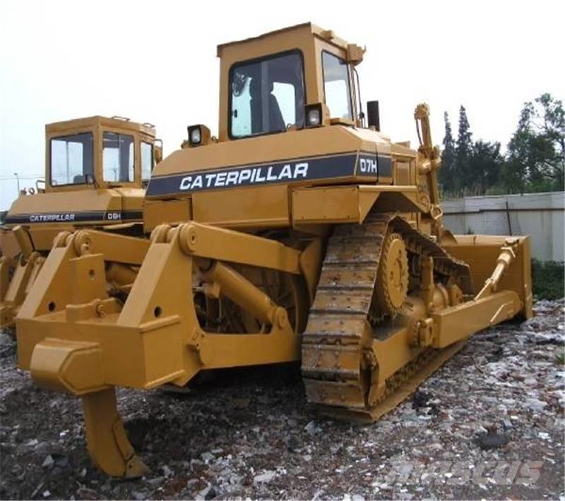 CAT D 7  H Bouteurs sur chenilles