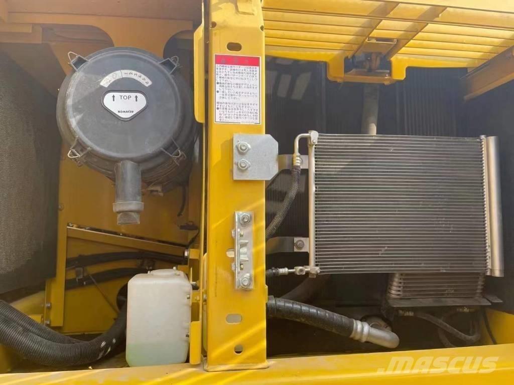 Komatsu PC 200 8N Pelle sur chenilles