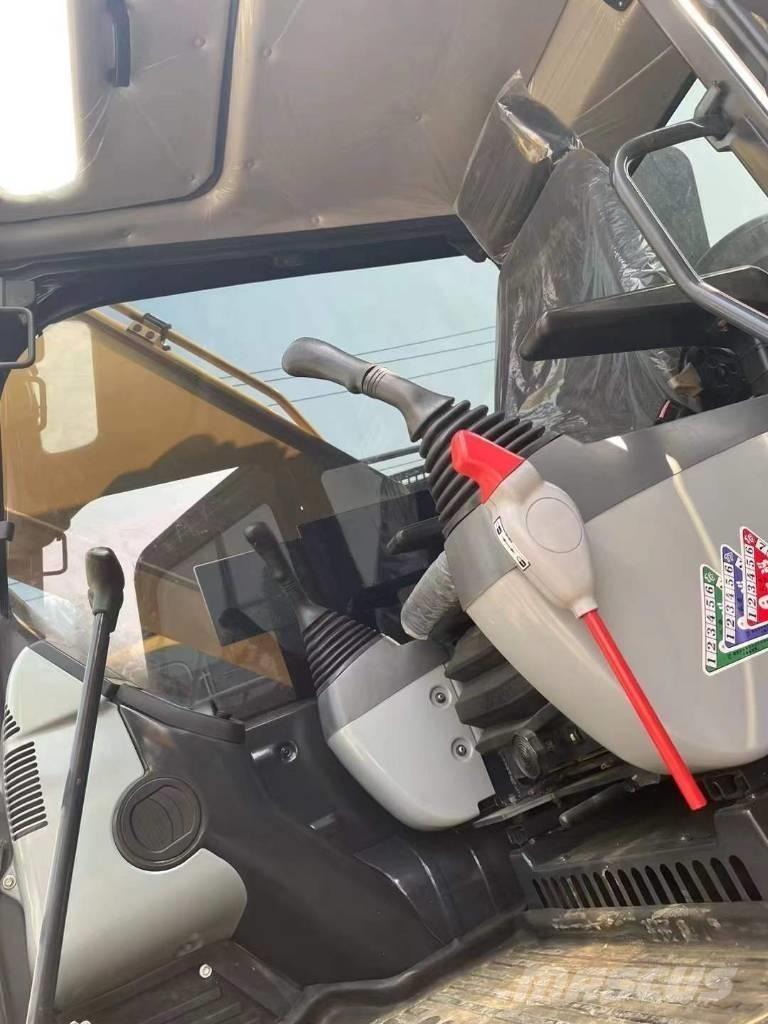 Komatsu PC 200 8N Pelle sur chenilles