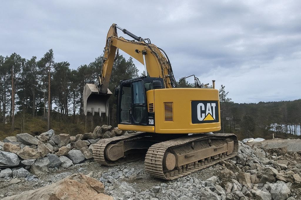CAT 328 D Pelle sur chenilles