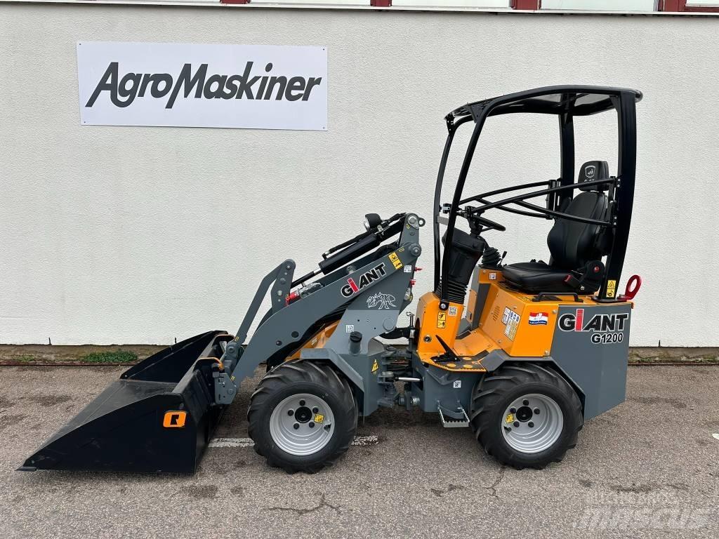 GiANT 1200 Chargeuse compacte